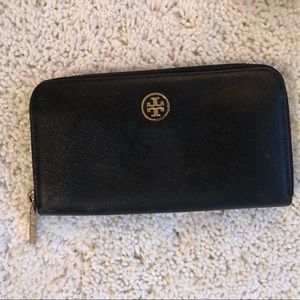 Black Tory Burch wallet
